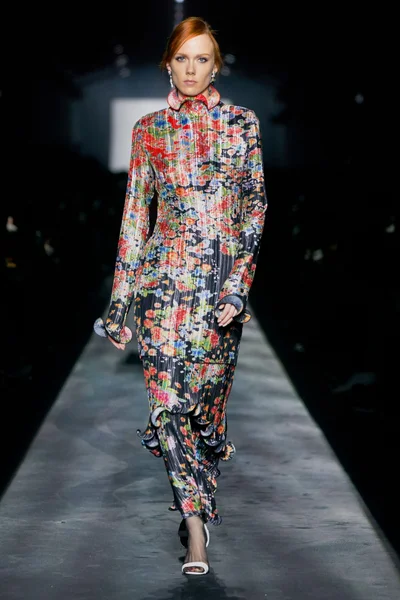 Look 11